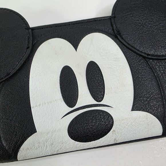 Disney Mickey Mouse 3D Wallet Wristlet Cell Phone Credit Cards Money Hand Zip - Picture 3 of 13